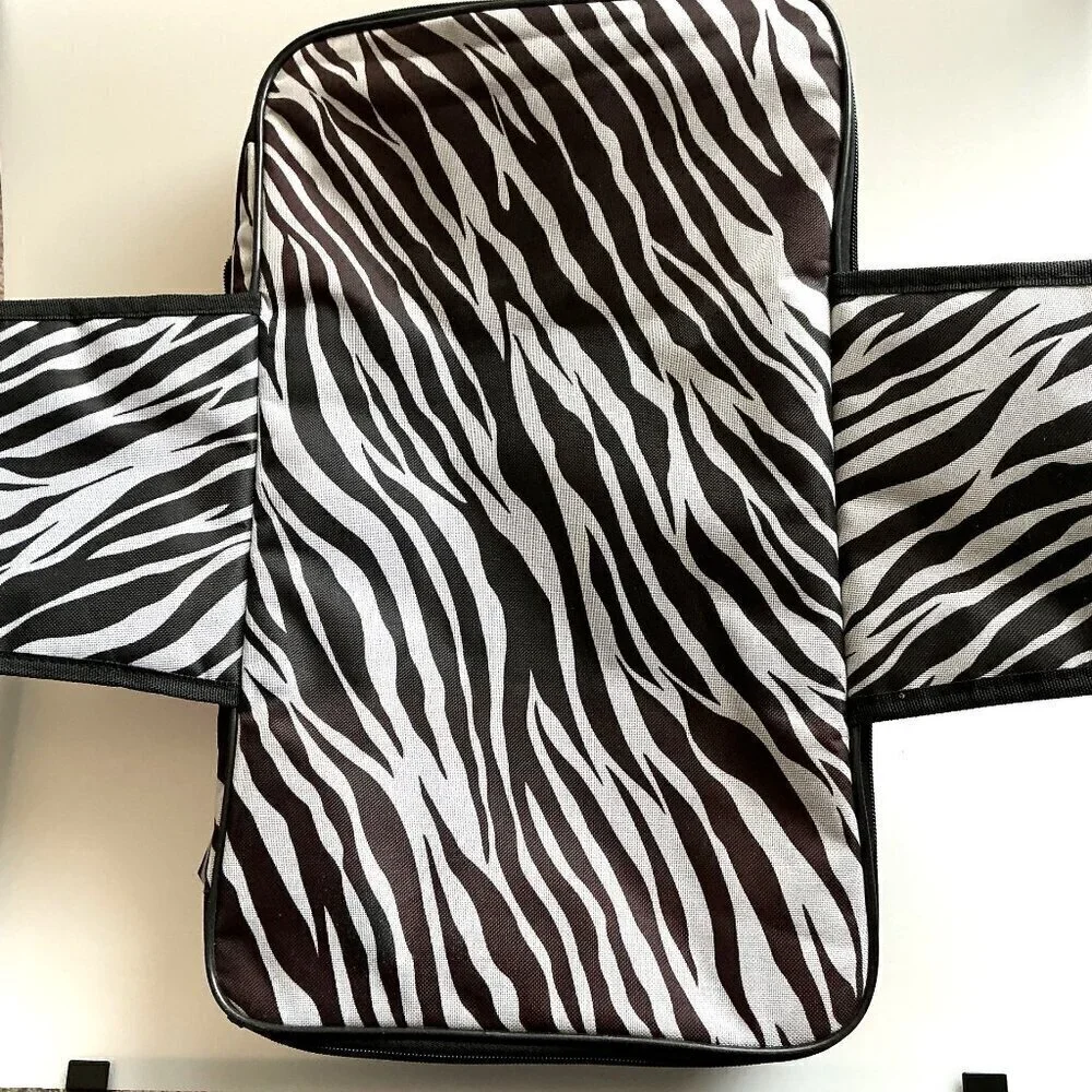 DOUBLE DECKER INSULATED FOOD AND BEVERAGE CARRY BAG ZEBRA PRINT PICNIC, TAILGATE